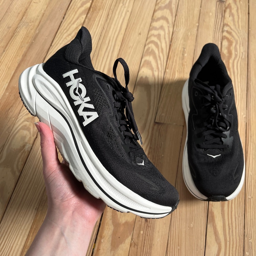 Hoka Clifton 9 Running Shoes Womens 9 Black White Mesh Cushioned Sneakers EUC